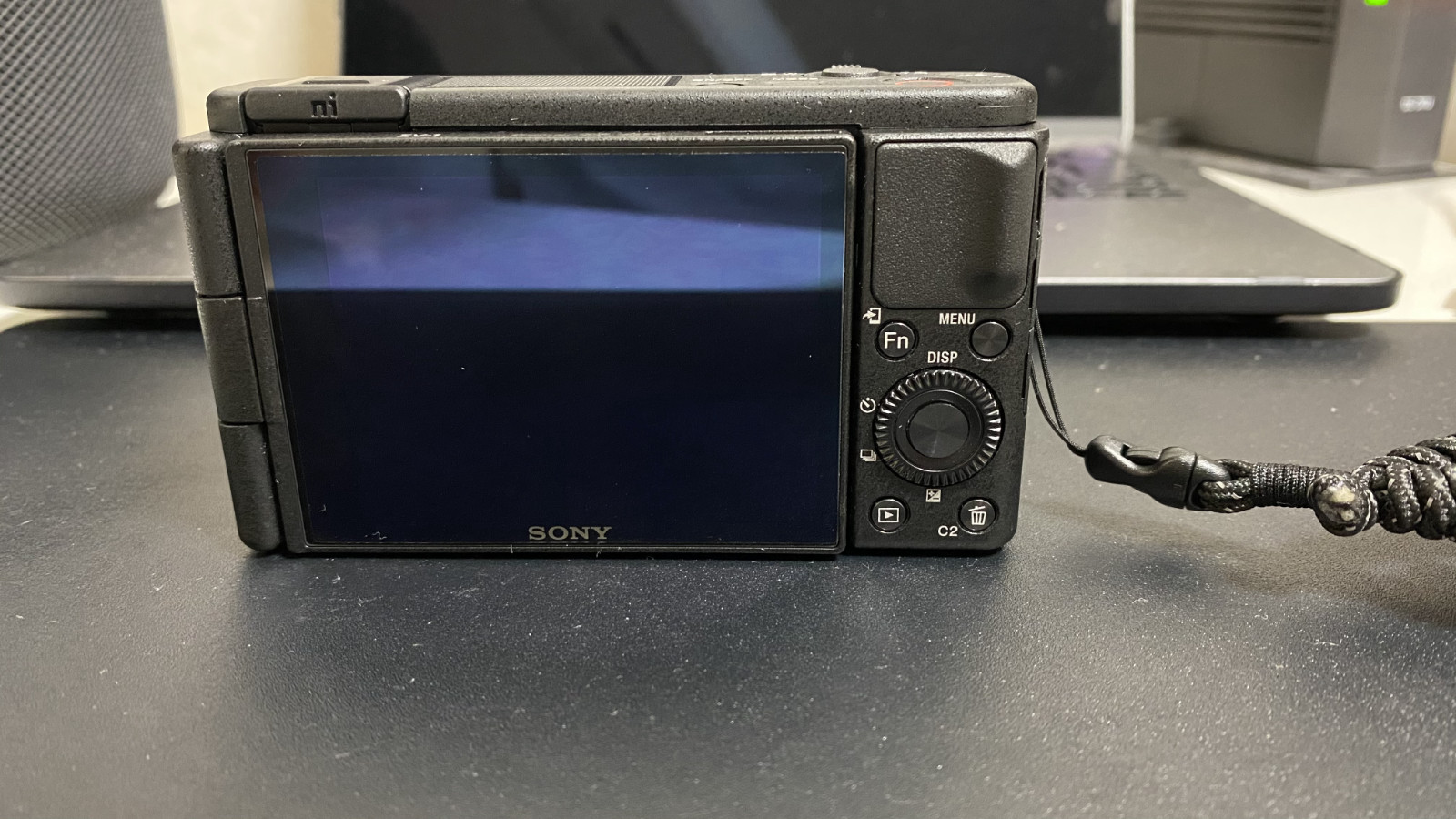 SONYのVlogカメラZV-1購入。本体各部を複数アングルで紹介。